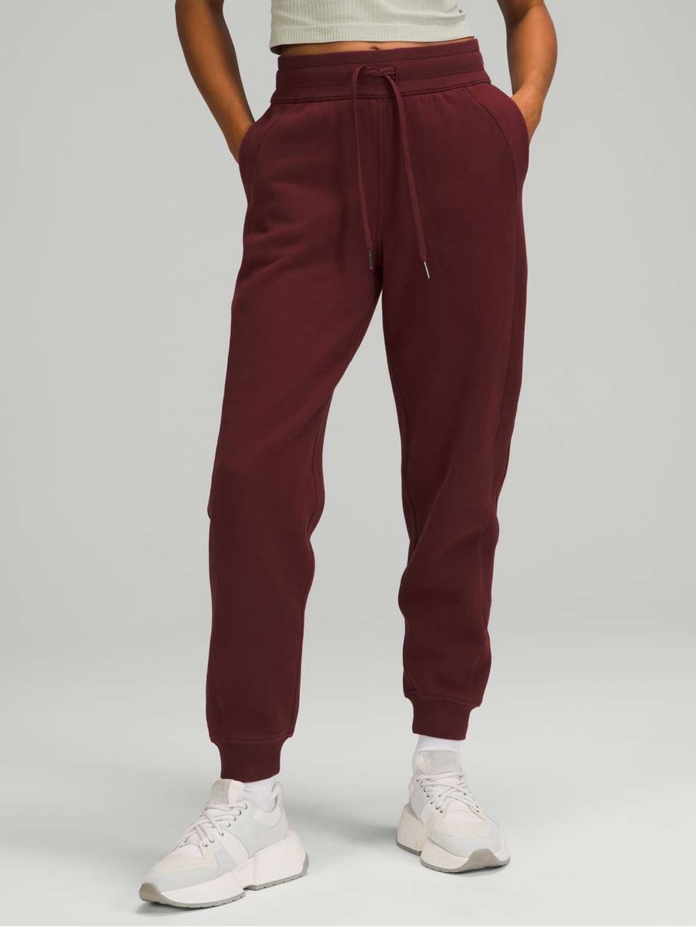 Lululemon Scuba High-Rise Jogger *Fleece 28"
Red Merlot size 12